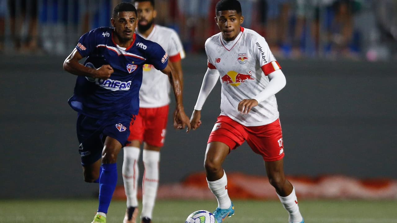 O Bragantino conseguiu empatar com o Bahia de Feira e seguirá na Copa do Brasil.