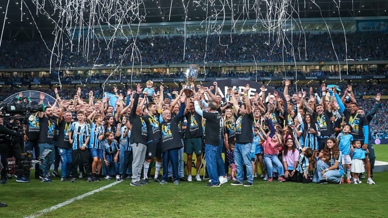 Suárez marca de pênalti e vence o Grêmio Caxias e conquista o sexto título gaúcho