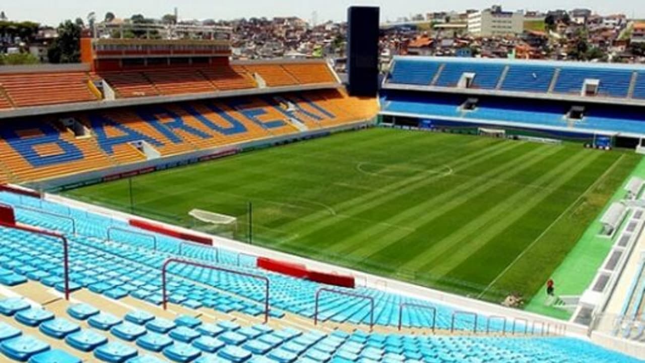 A empresa de Leila Pereira, presidente do Palmeiras, ganhou licitação para controlar a Arena Barueri