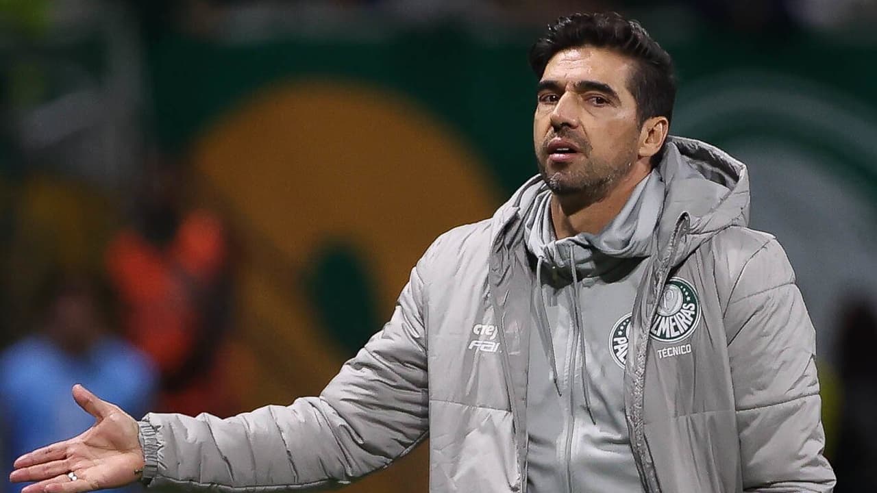 Exclusão do Palmeiras desperta insatisfação interna com “teimosia” de Abel Ferreira