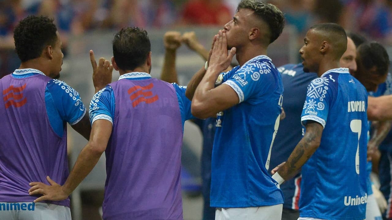 Torcedores do Palmeiras apontam culpado por gol do Bahia