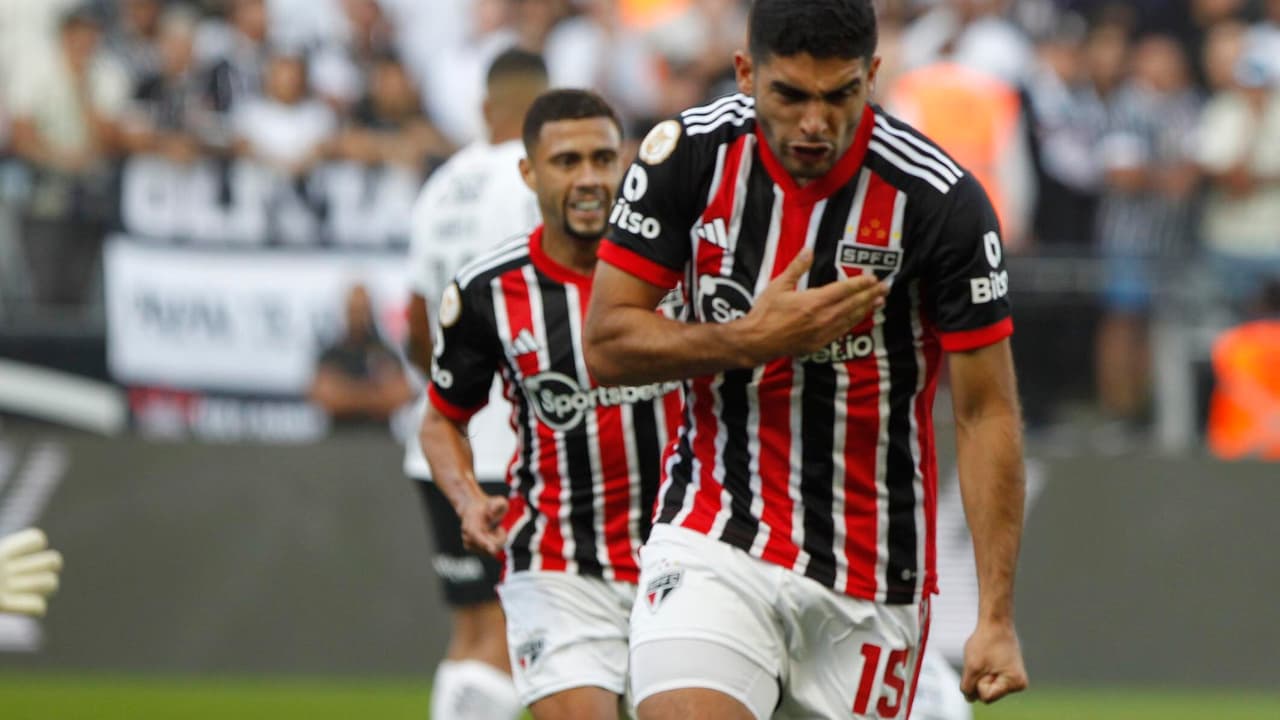 E mais um!   Michel Araujo marcou, mas apoiou as cobranças do São Paulo contra os juízes após empate em clássico em Itaquera