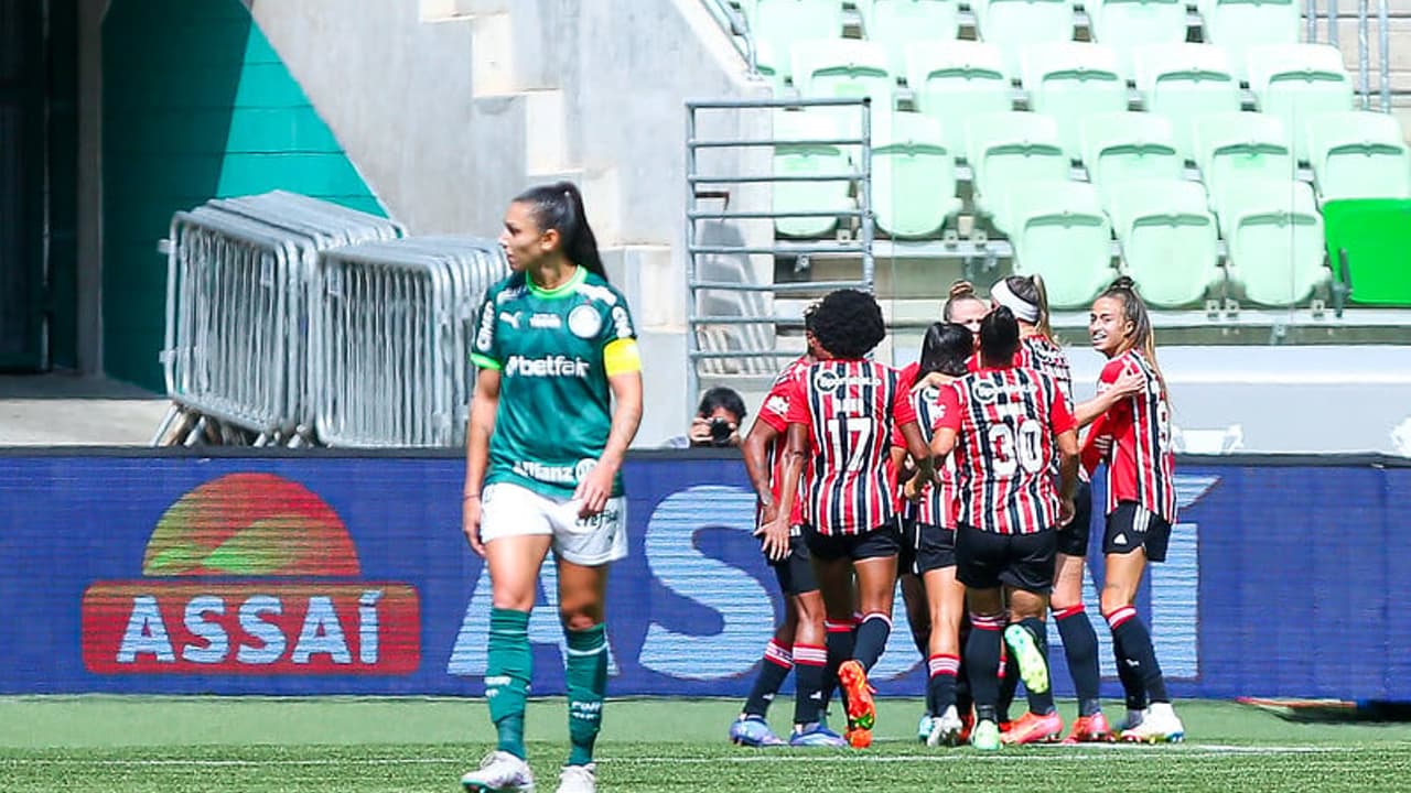 Brasileirão Feminino: São Paulo vence o Palmeiras em casa e sobe ao topo da tabela