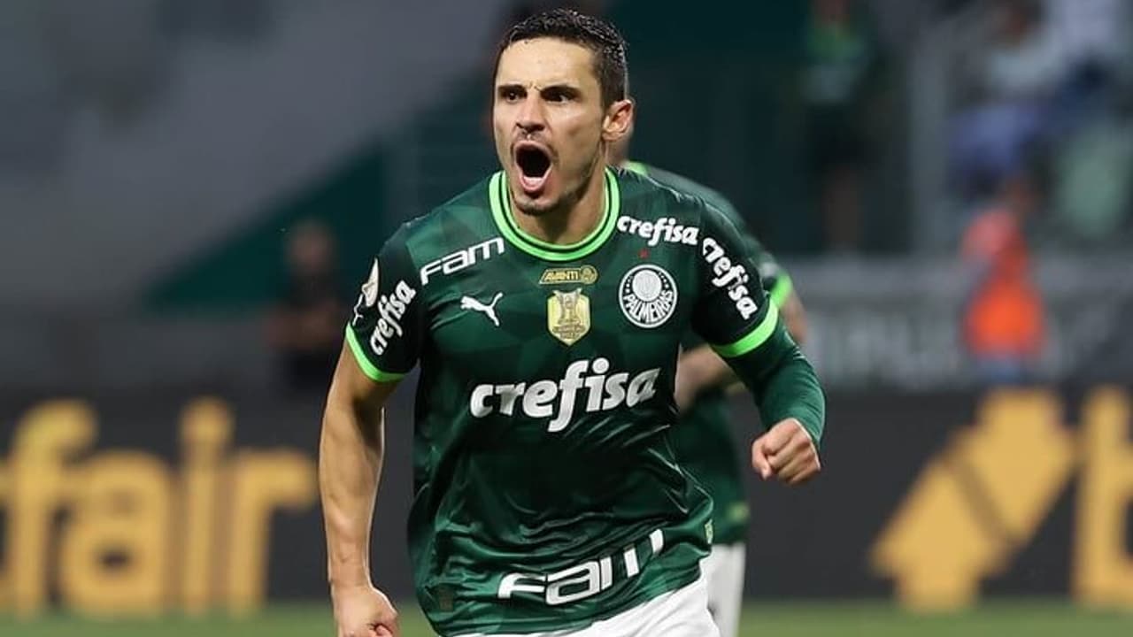 Veiga superou número de jogos com gols da temporada 2022 no Palmeiras