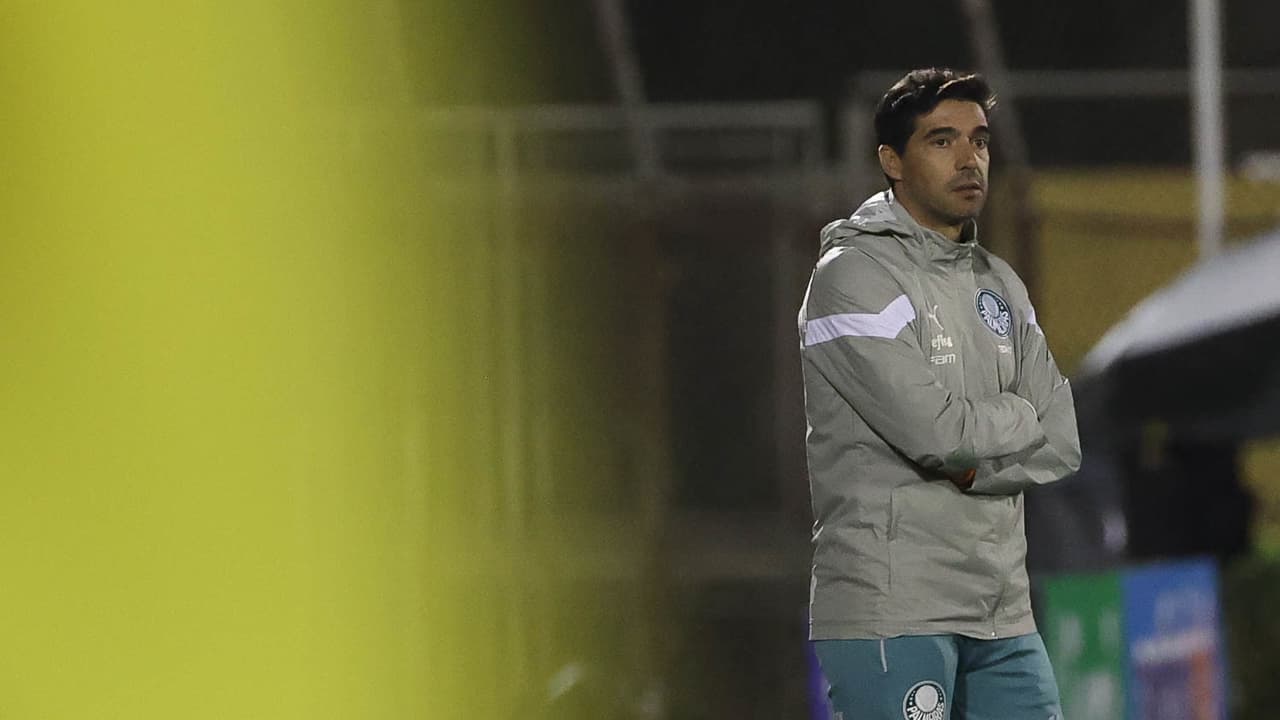 Abel Ferreira aponta discussão acalorada dentro do Palmeiras e revela conversa com Endric