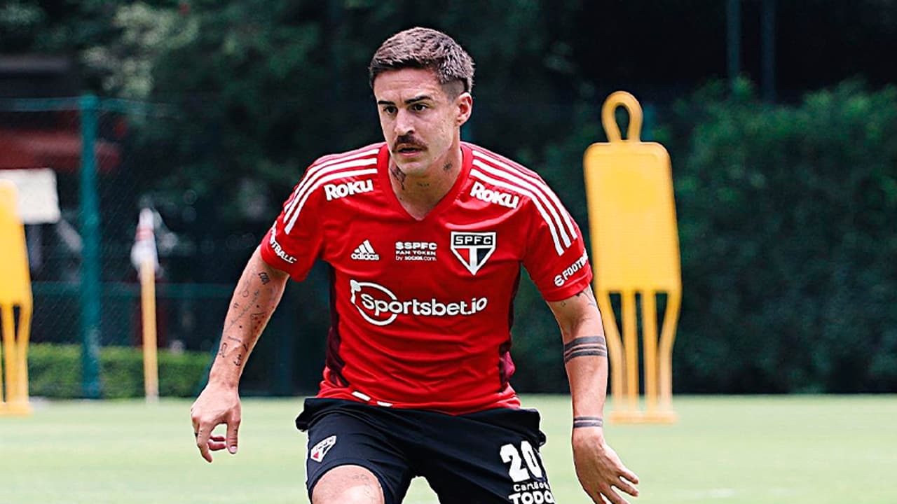 Após ‘desaparecer’ dos treinos do São Paulo por lesão, Gabriel Neves treina normalmente