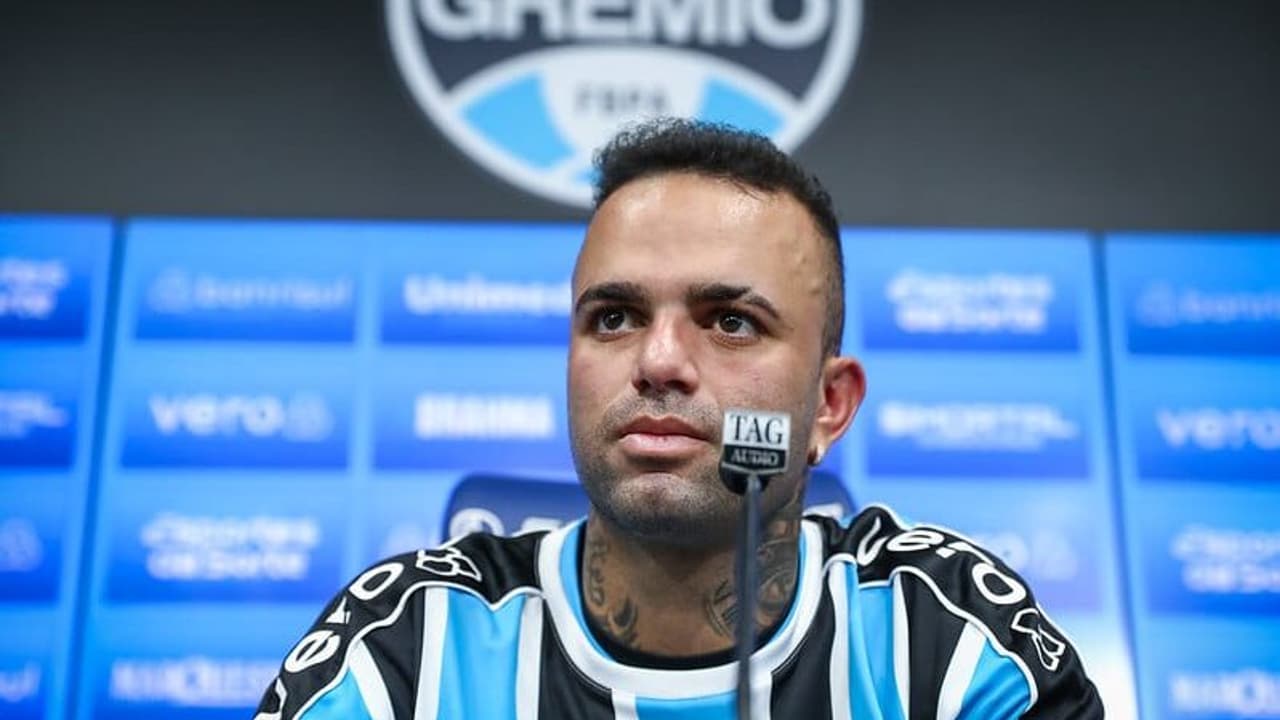 Grêmio anuncia saída de Luan