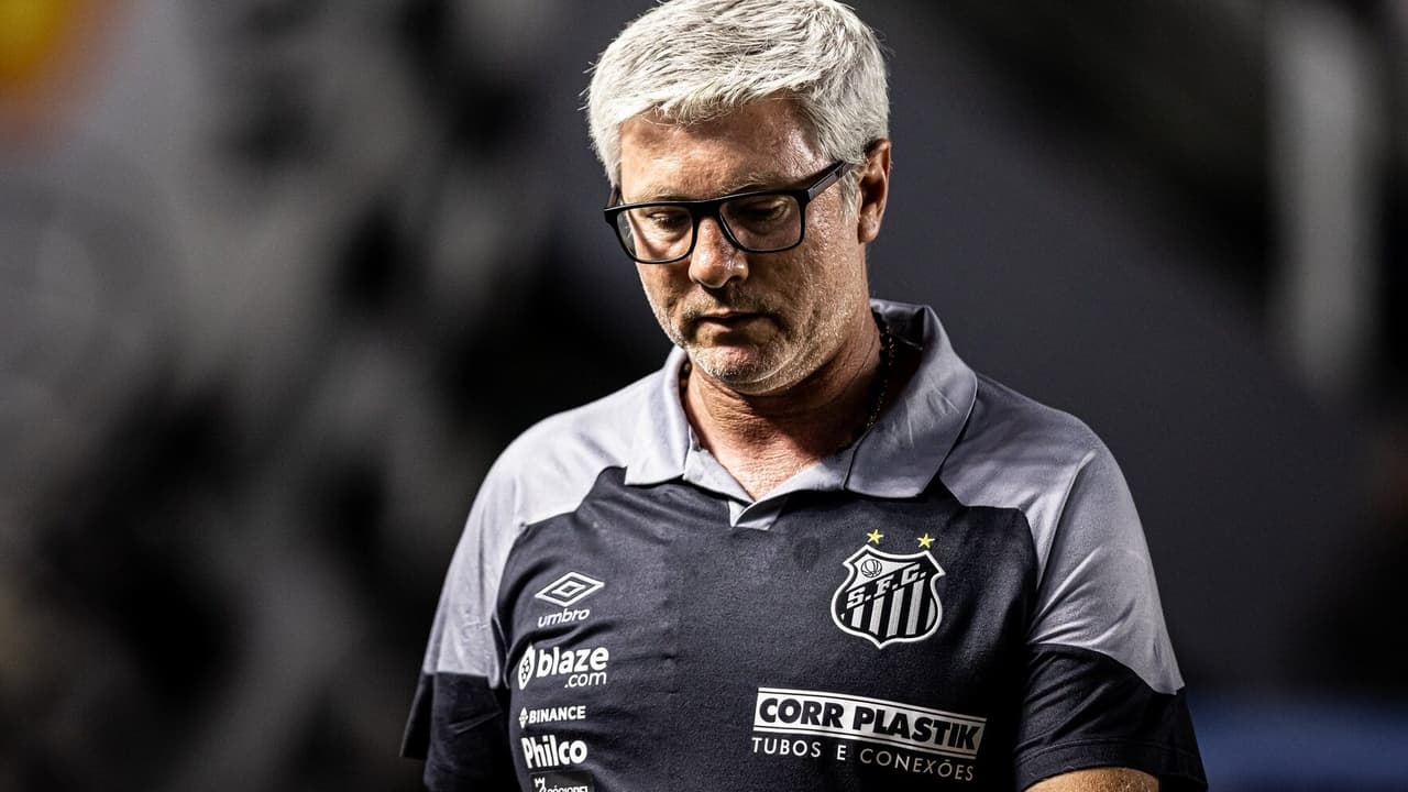 Aconteceu!   Odair Hellmann não é mais técnico do Santos.