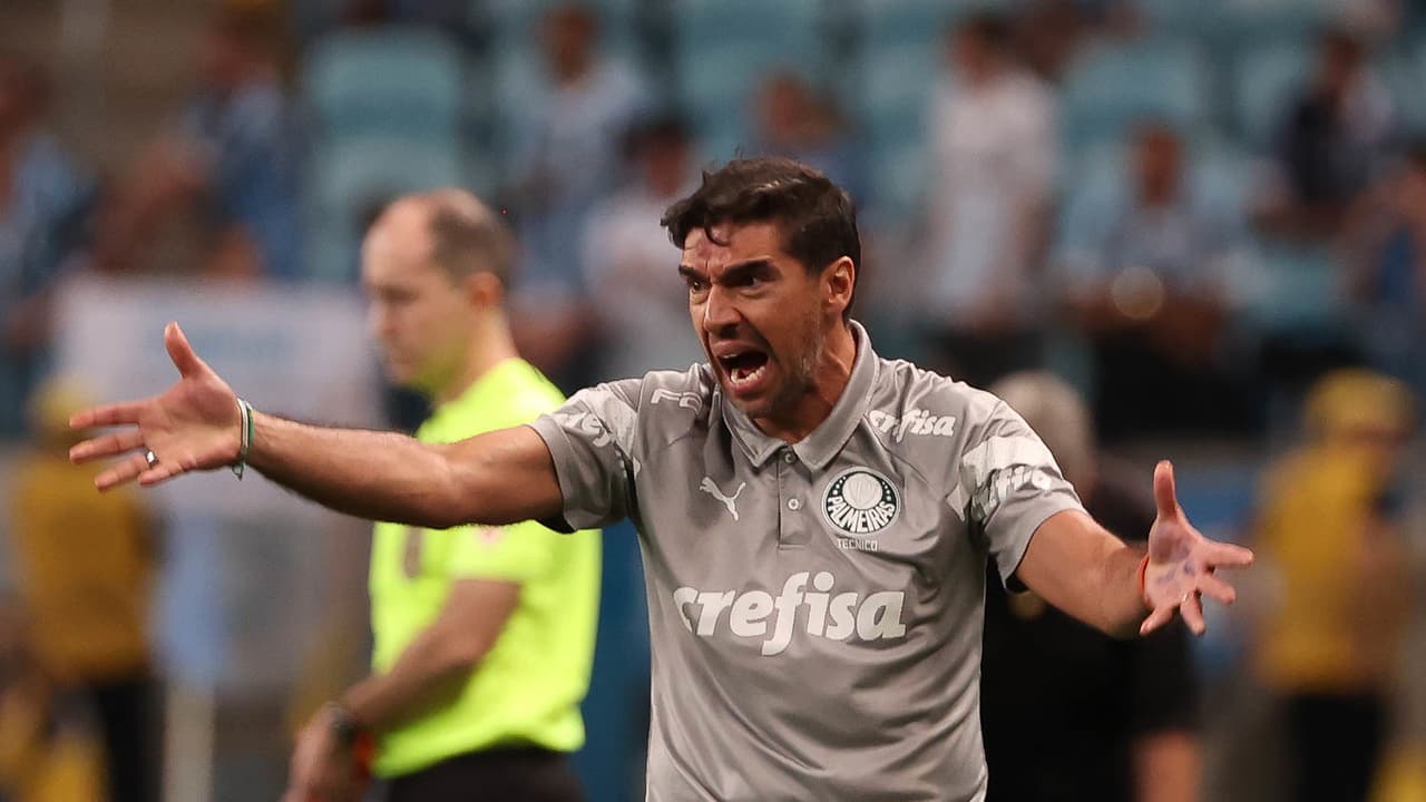 Professor do Palmeiras, Abel Ferreira não deve ser punido pelo STJD por seus comentários de ‘ladrão’.