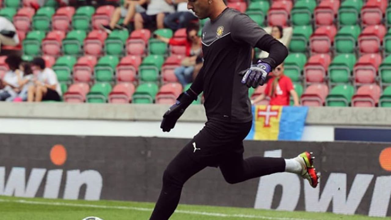 Fluminense selou contrato do goleiro Vitor Eudes até o final de 2025