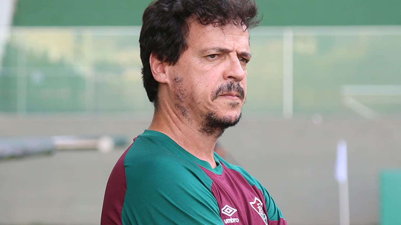 Dinis destacou as atuações de John Kennedy e Lele: “Jogadores com força, velocidade e boa técnica”