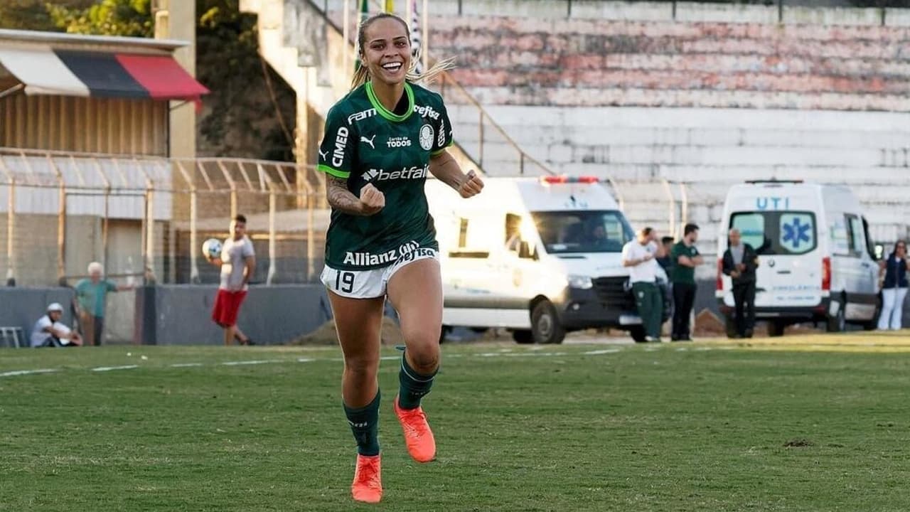 Letícia comemora gol na vitória sobre o Palmeiras e planeja última rodada do Campeonato Brasileiro