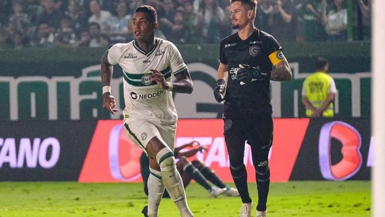 Coritiba derrotou o Goiás com golaço de Aleph Manga e conquistou a primeira vitória em Brasília