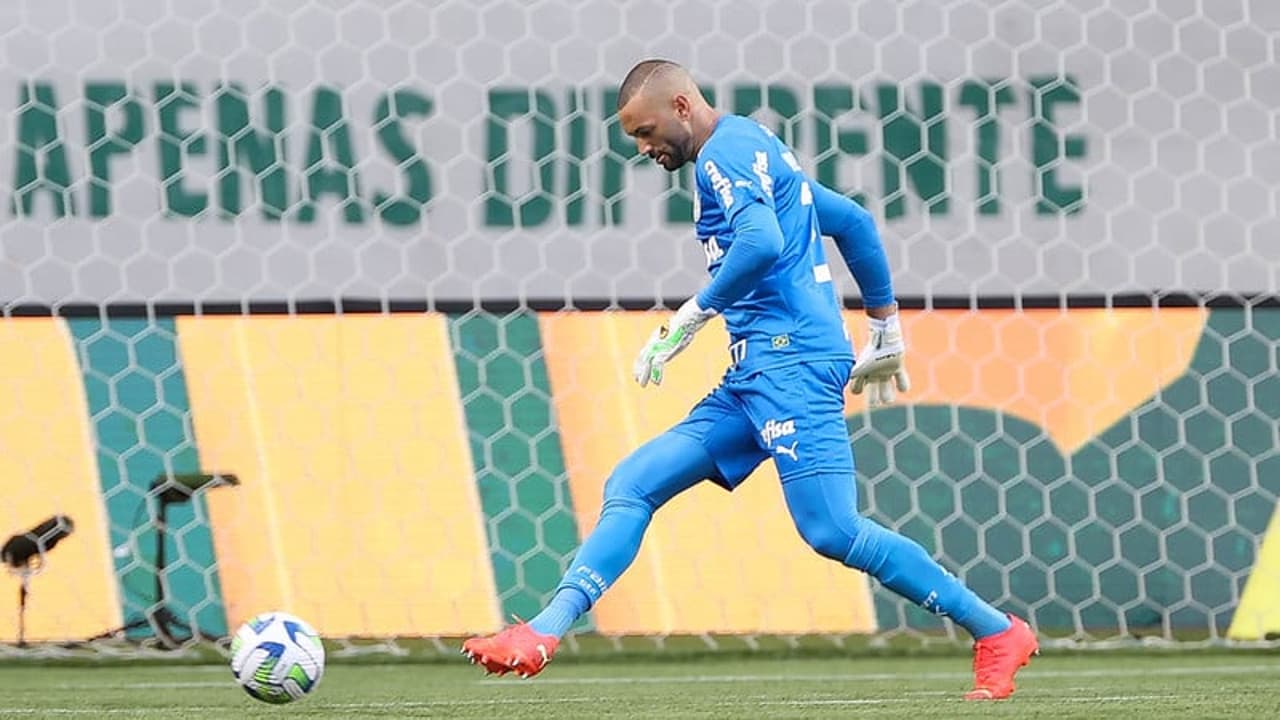 Weverton comemora ‘gol’ no final e agradece Flaco López no Palmeiras