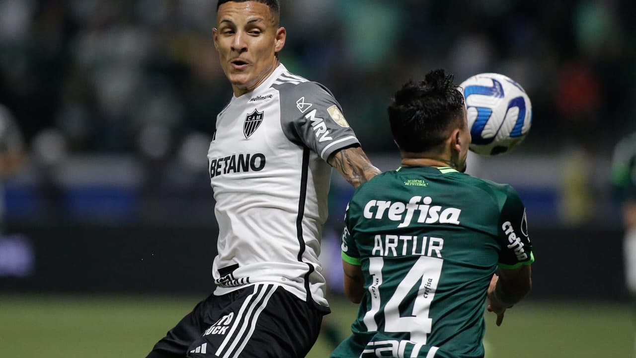 Guilherme Arana ativa modo ‘honesto’ ao falar em eliminação da Libertadores: ‘É uma merda’