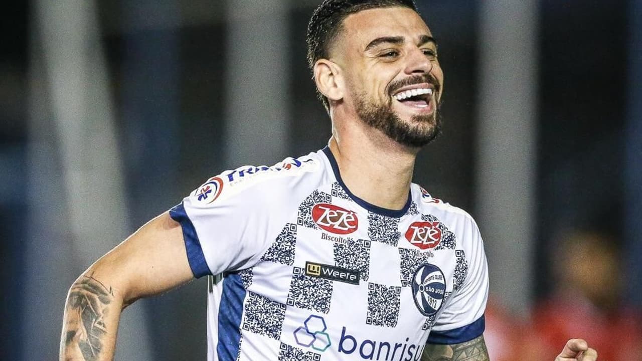 Lucas Cunha fica feliz com vitória e liderança do São José na Série C: 'É muito importante'