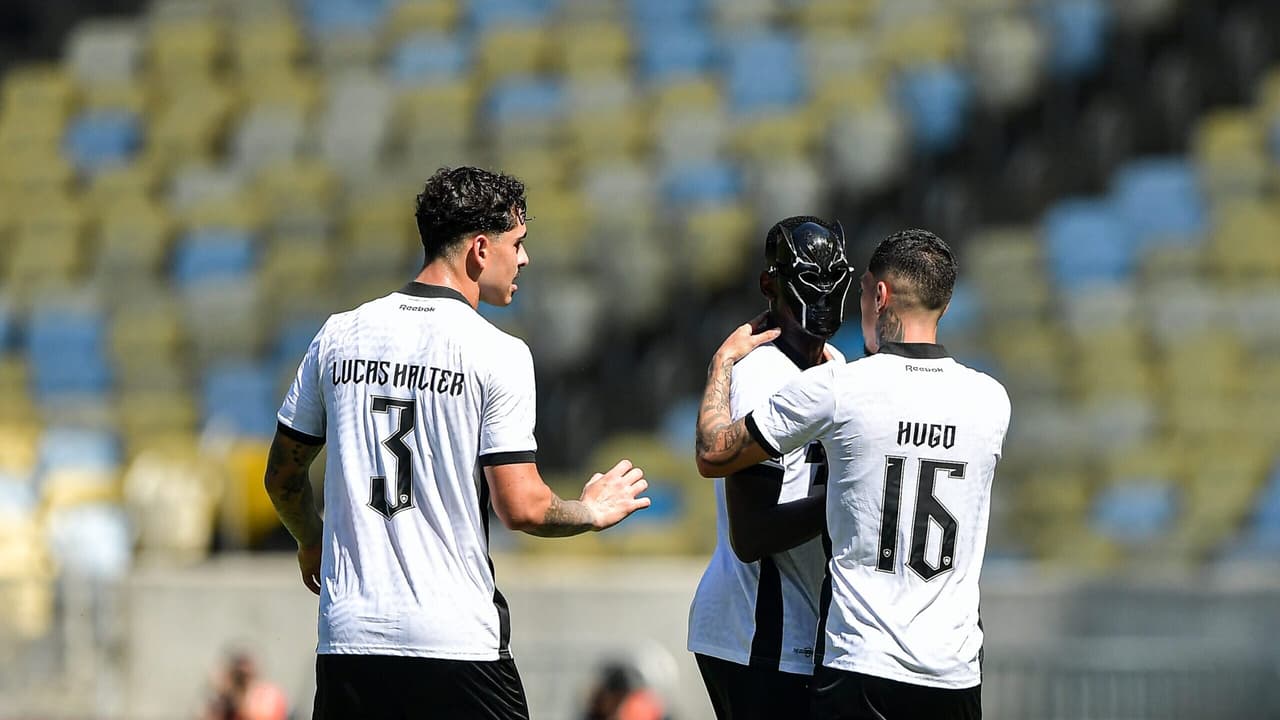 Torcedores enlouquecem com gol deslumbrante de Luis Enrique no Botafogo: 'Caçador de Abutres'