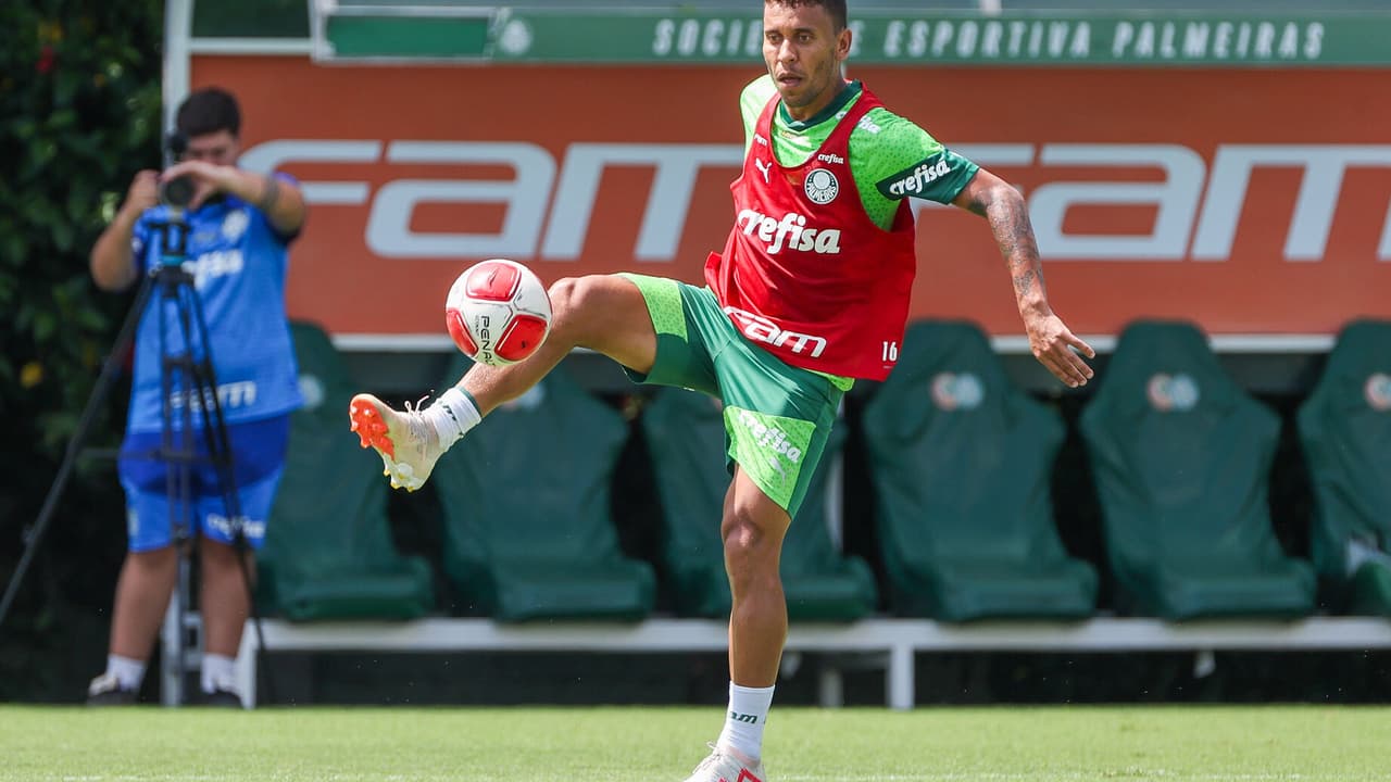 Hoje zagueiro do Palmeiras, Marcos Rocha fala em mudança: ‘É difícil aceitar’