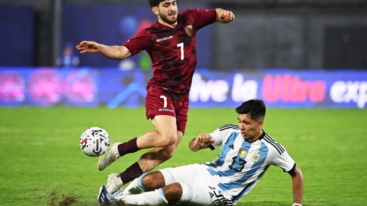 Sem Paulinho e Jair, entenda como Juan Sforza pode atuar no meio-campo do Vasco