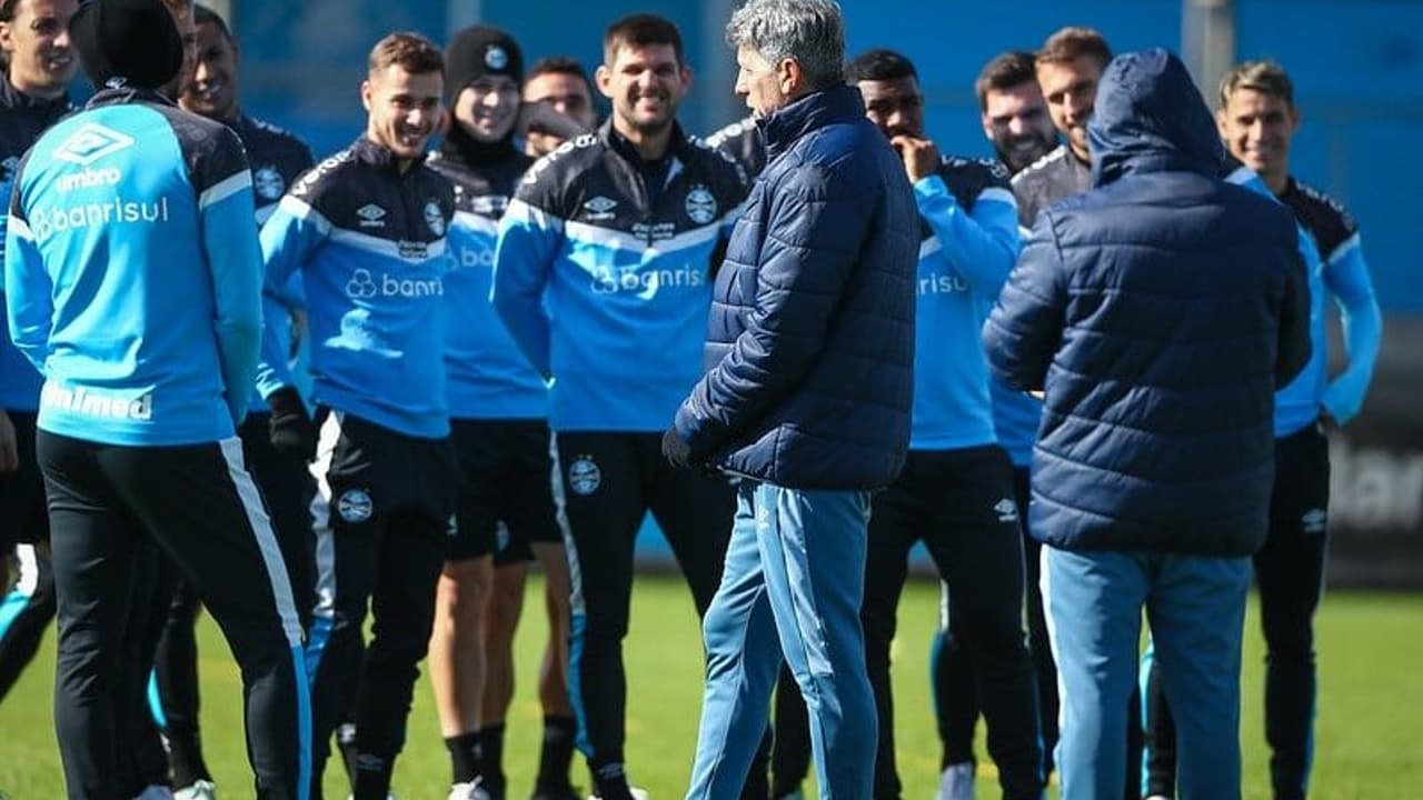 Durante treino do Grêmio, Villasanti fica afastado por dores musculares