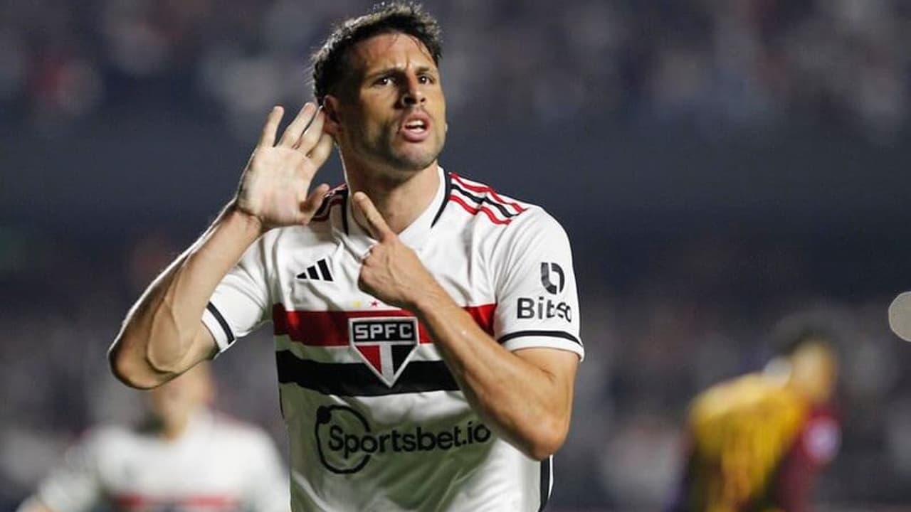 Escolha Calleri e é gol: argentino se destaca com marca importante entrando na história do São Paulo