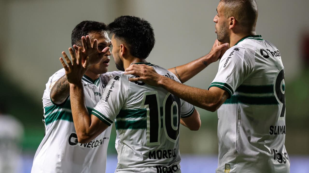 Fora de casa, Coritiba venceu o América-MG e decretou rebaixamento para o clube mineiro