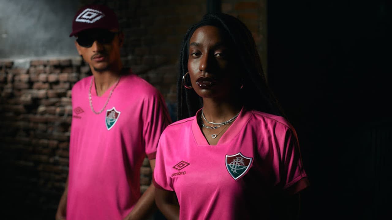 Fornecedora de equipamentos esportivos lança camisas de clubes brasileiros em homenagem ao Outubro Rosa