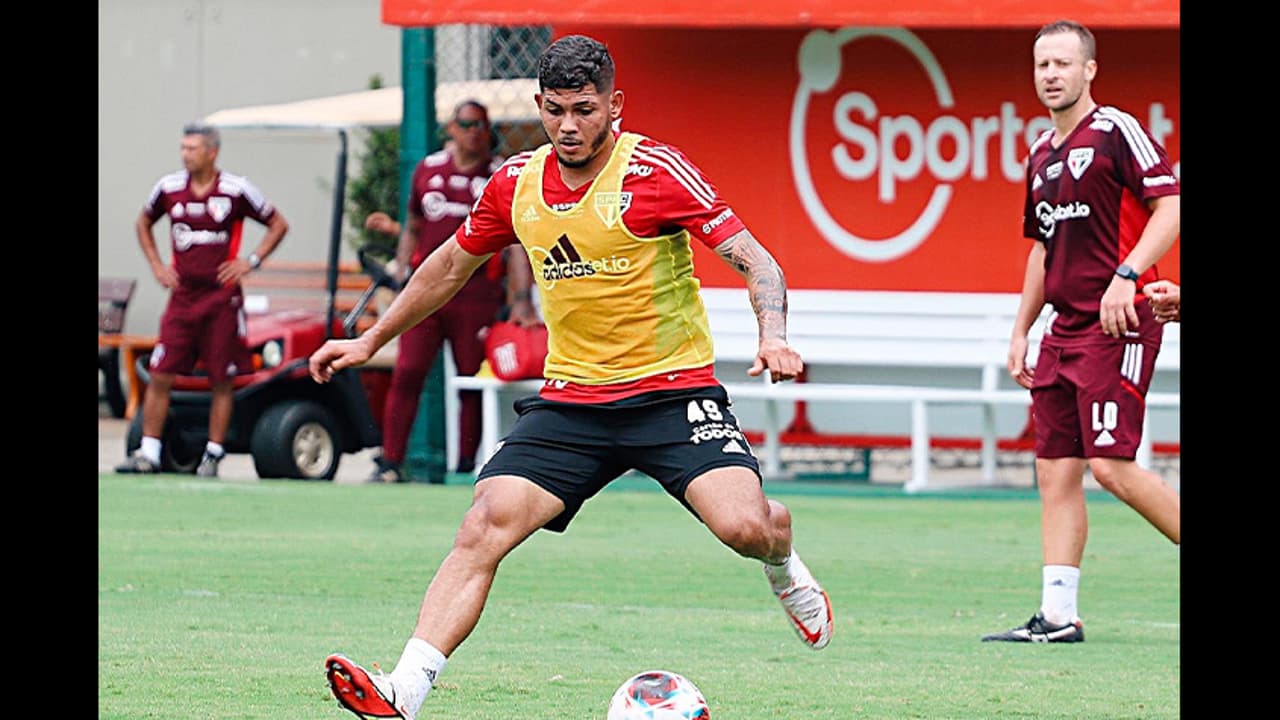 Escalação em São Paulo: Erison parece ser o favorito para ocupar o lugar de Calleri em seu jogo de estreia.