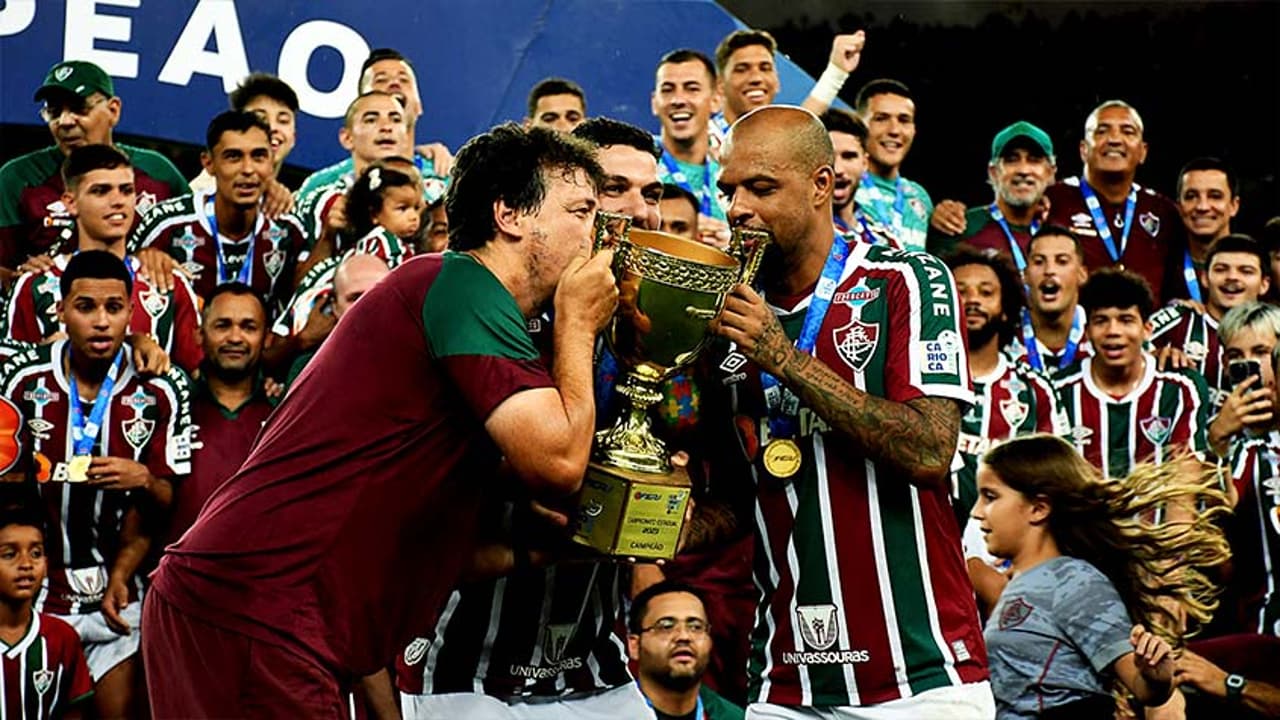 Diniz enlouquece com vitória do Fluminense: 'Momento único, vitória capital'