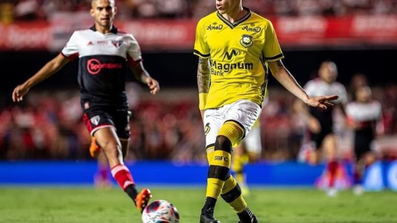 É simétrico?   Veja como Christian Barletta pode jogar contra o Corinthians de Lázaro