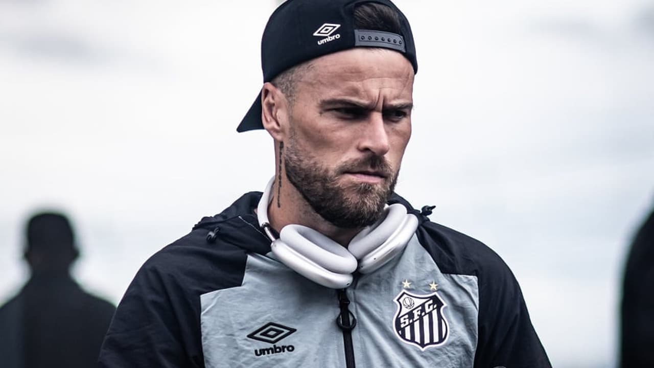 Lucas Lima revela a reação de Neymar ao Santos