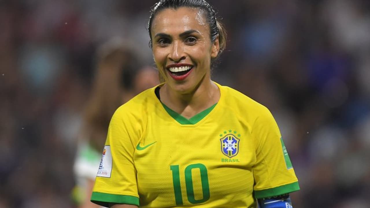 Por que Marta é reserva da seleção brasileira feminina?   Entender