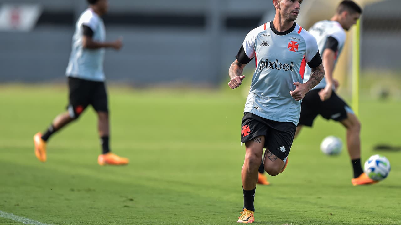 Emprestado pelo Santos ao Vasco, Carabajal discute transferência para o clube mexicano