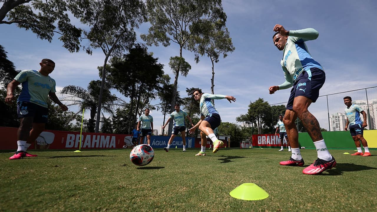 O Palmeiras continuou suspeitando de ataque e realizando trabalhos táticos antes da final do Paulistão;   Confira o provável time