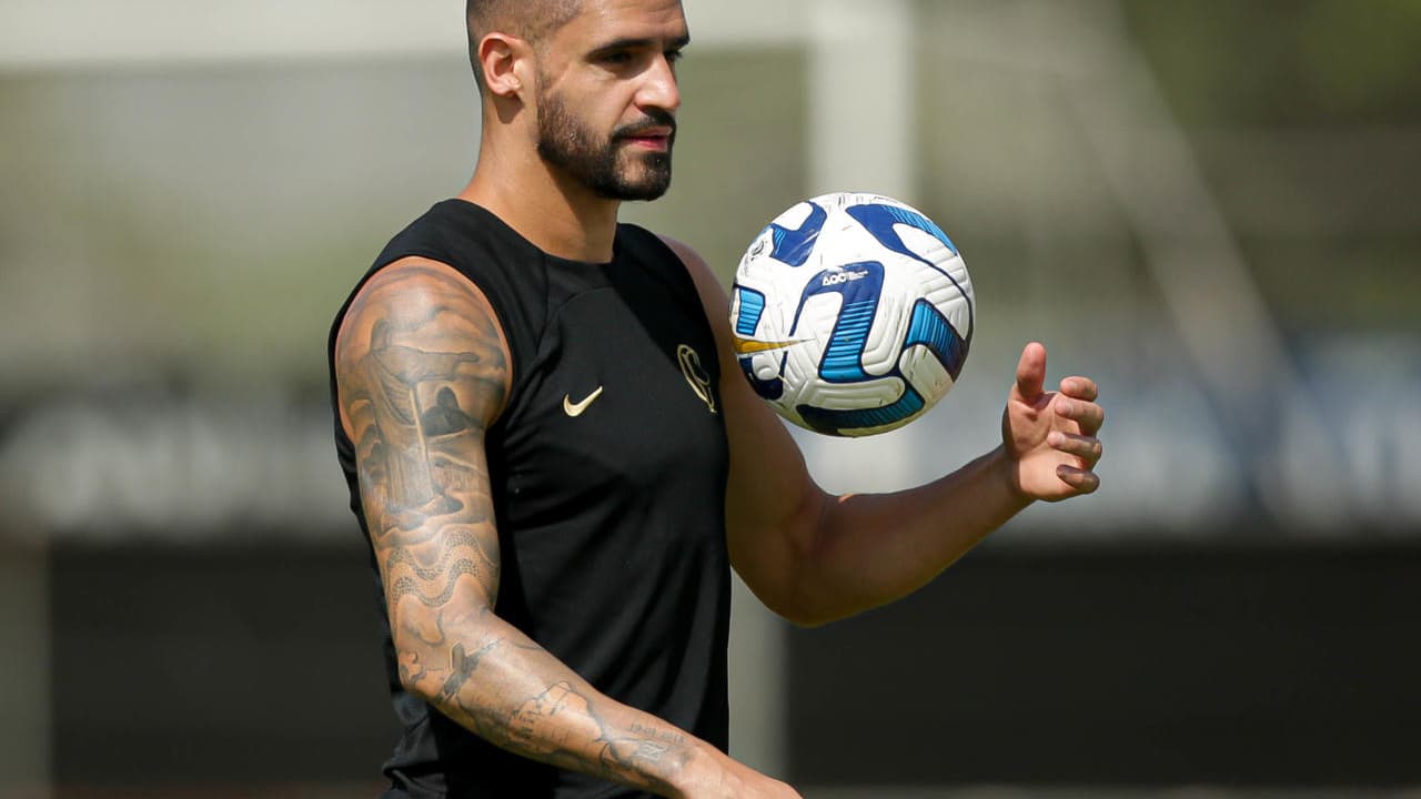 Com Renato Augusto e a tensão no coração, o Corinthians realizou o treino pré-início da Libertadores.