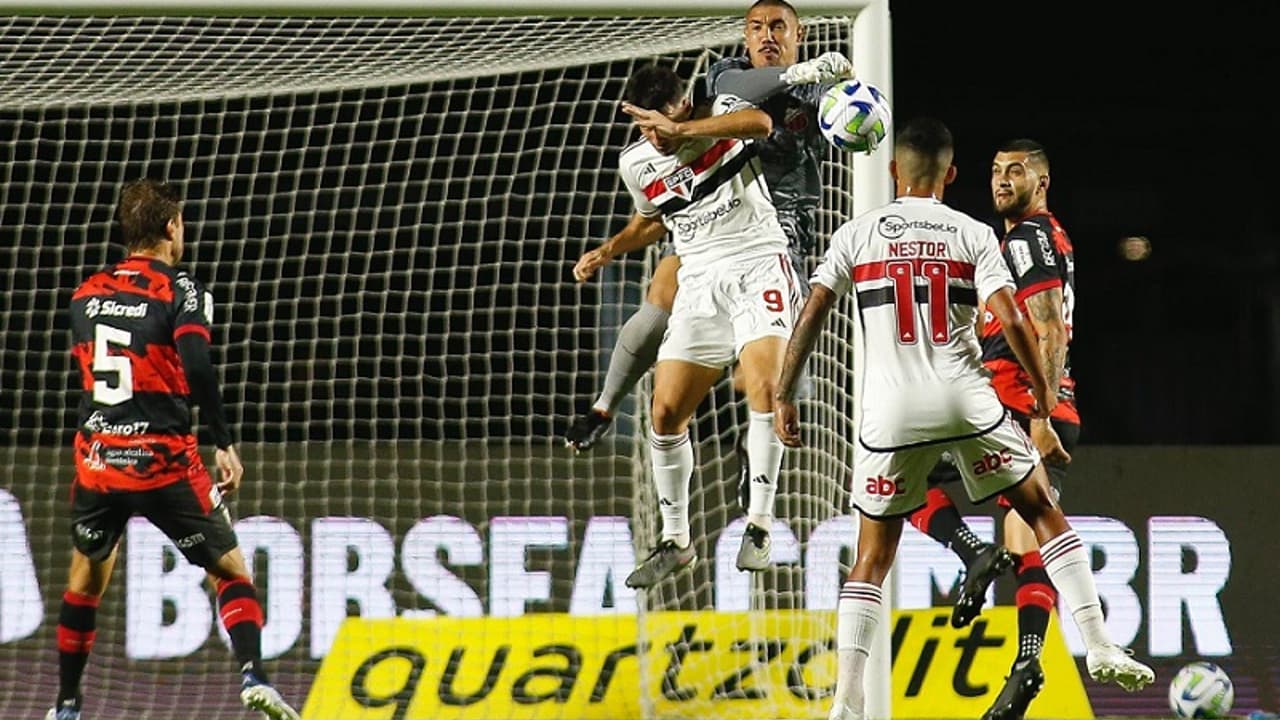 Sem capacidade de criação, o São Paulo ficou insatisfeito e empatou em 0 a 0 com o Ituano no Morumbi pela Copa do Brasil.