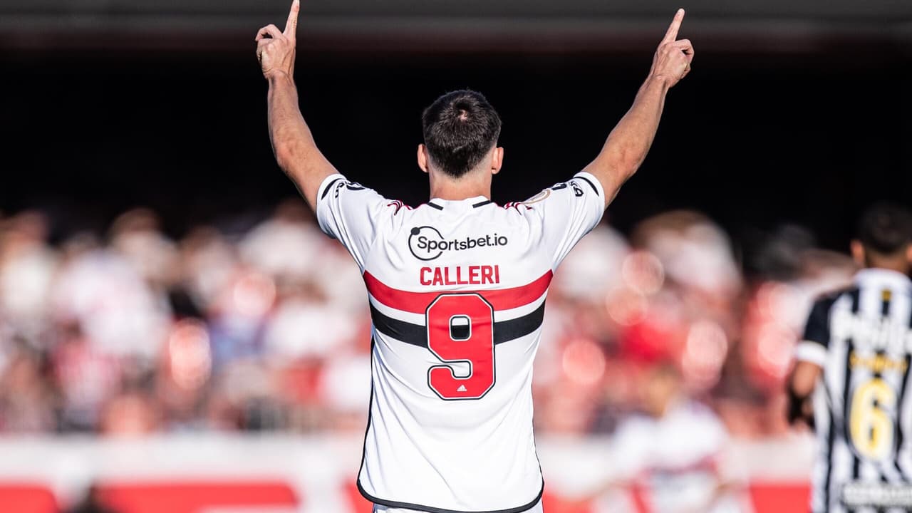 ATUALIZAÇÃO: Calleri exibiu clássico, Pato fez o primeiro gol depois e o São Paulo venceu o Santos no Brasileirão.