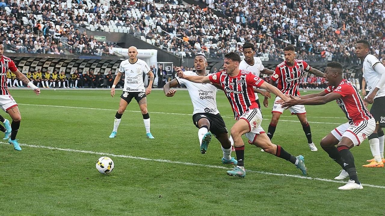 Corinthians será notificado pelo STJD e investigado pela CBF por músicas gays no passado;   Timão pode até perder pontos