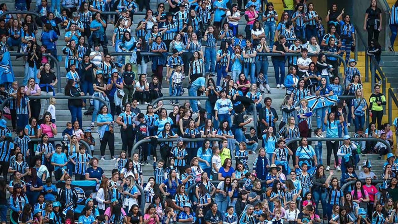 Grêmio atinge pela primeira vez 100 mil associados e pretende angariar milhões de associados;   veja valor