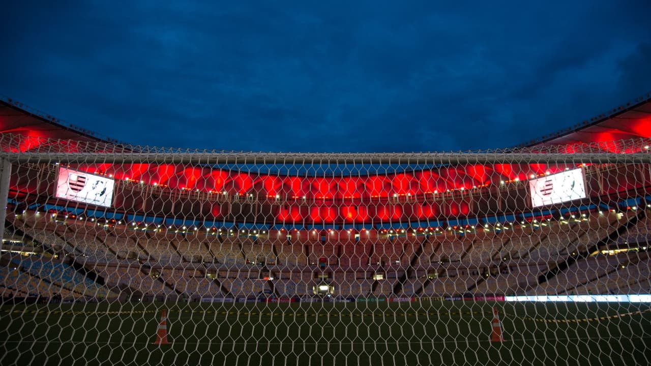 Flamengo x Vasco: O caminhão capotou na linha amarela, atrasou a chegada dos times e alterou o calendário do clássico.