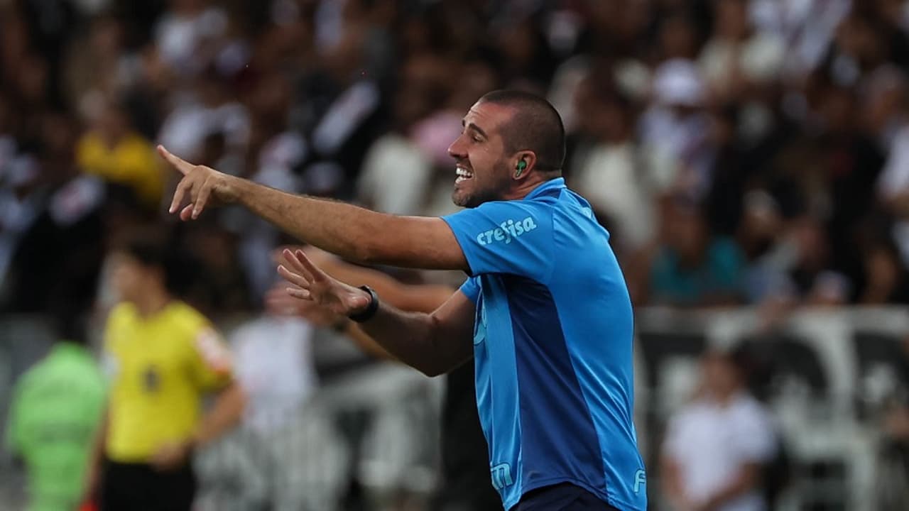 João Martins elogiou a excelente fase ofensiva do Palmeiras e espera que Rony retorne ‘dentro de alguns dias’.