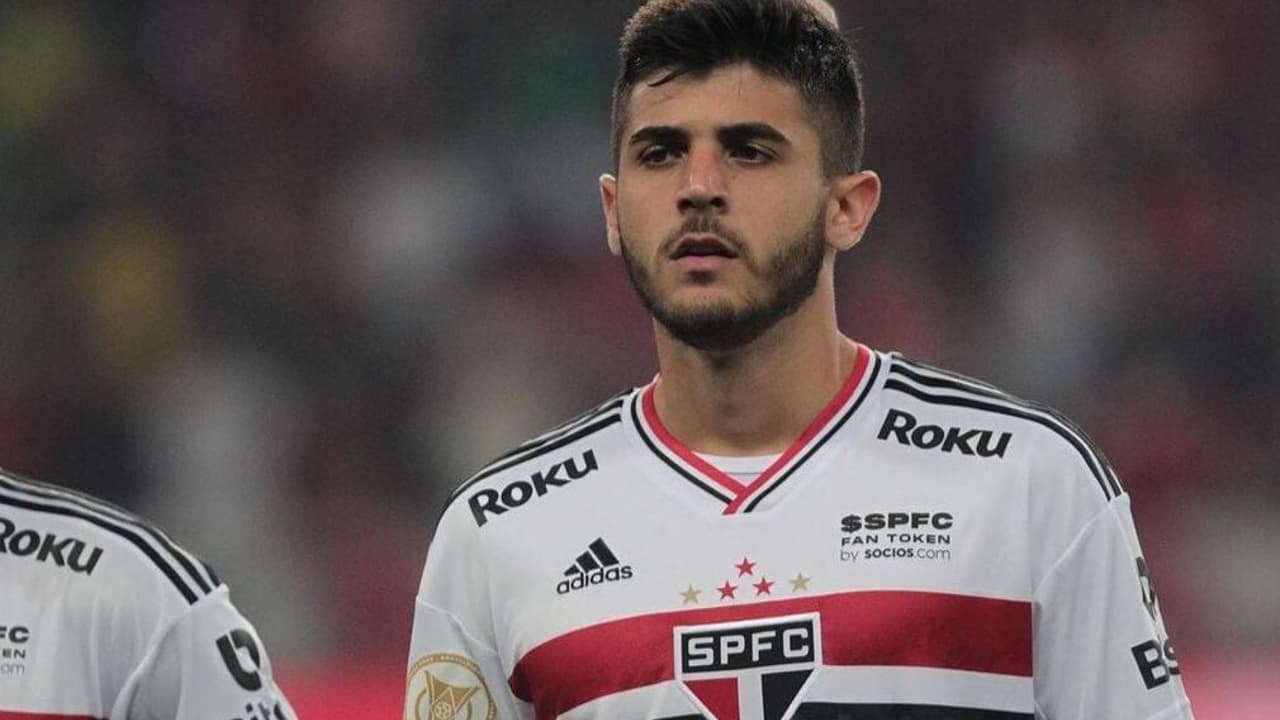 Novas baixas na defesa: zagueiro do São Paulo se junta a jogadores lesionados do time