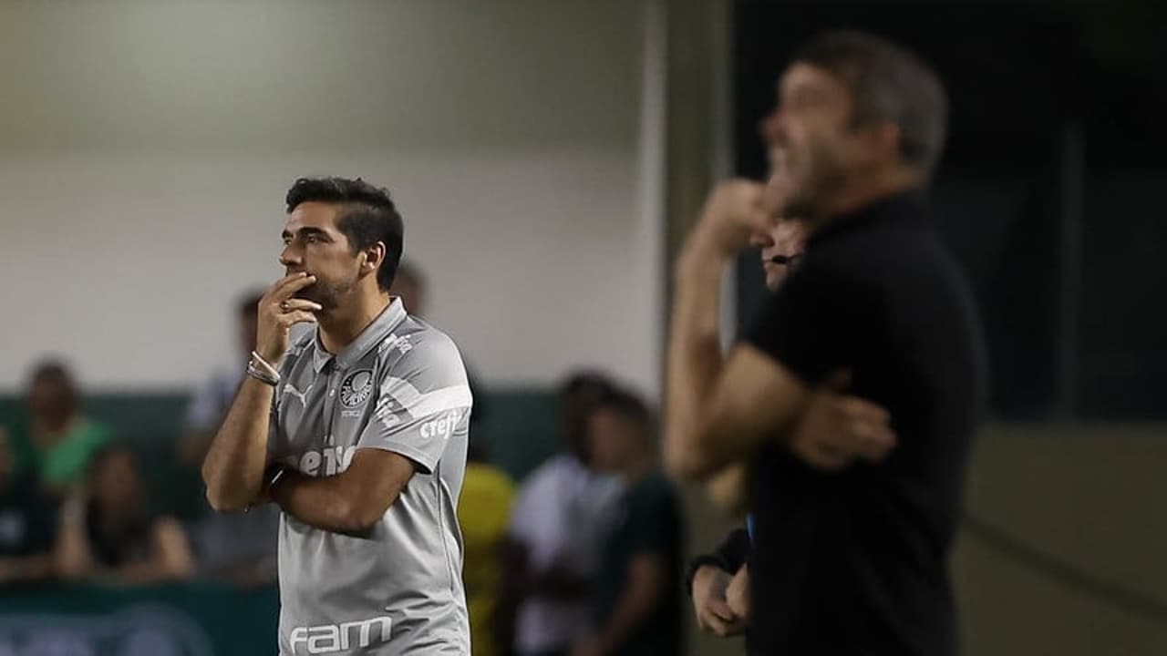 Abel aposta no calendário brasileiro após vitória do Palmeiras: 'É uma pena'