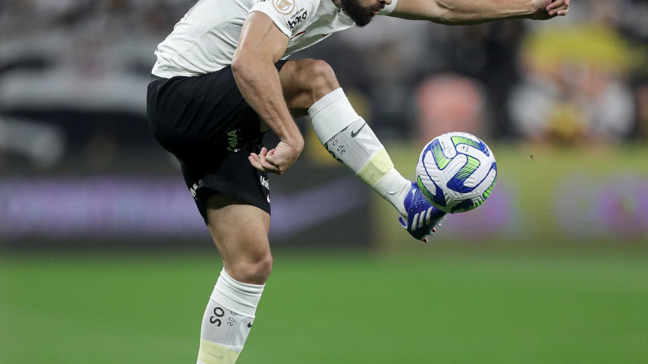 Bruno Mendes foi convocado para a seleção uruguaia, e o Corinthians esteve ausente duas vezes nos dados da FIFA