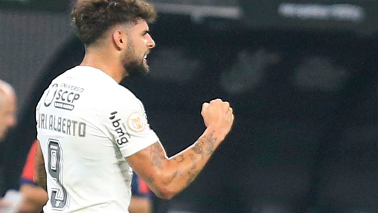 Yuri Alberto quebra jejum, Corinthians busca empate com o Fortaleza e sai do Z4 do Brasileirão