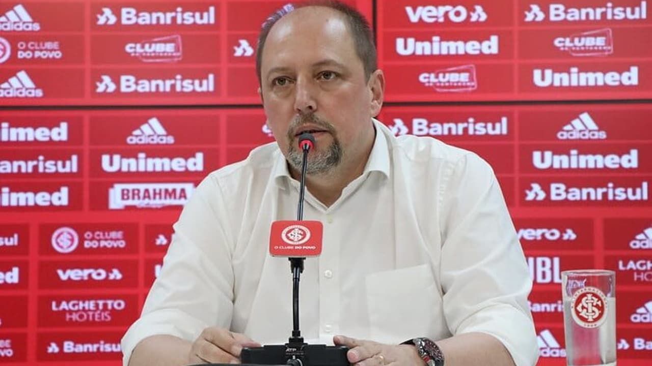 O presidente do Internacional disse que o clube “sempre esteve interessado” no Oscar