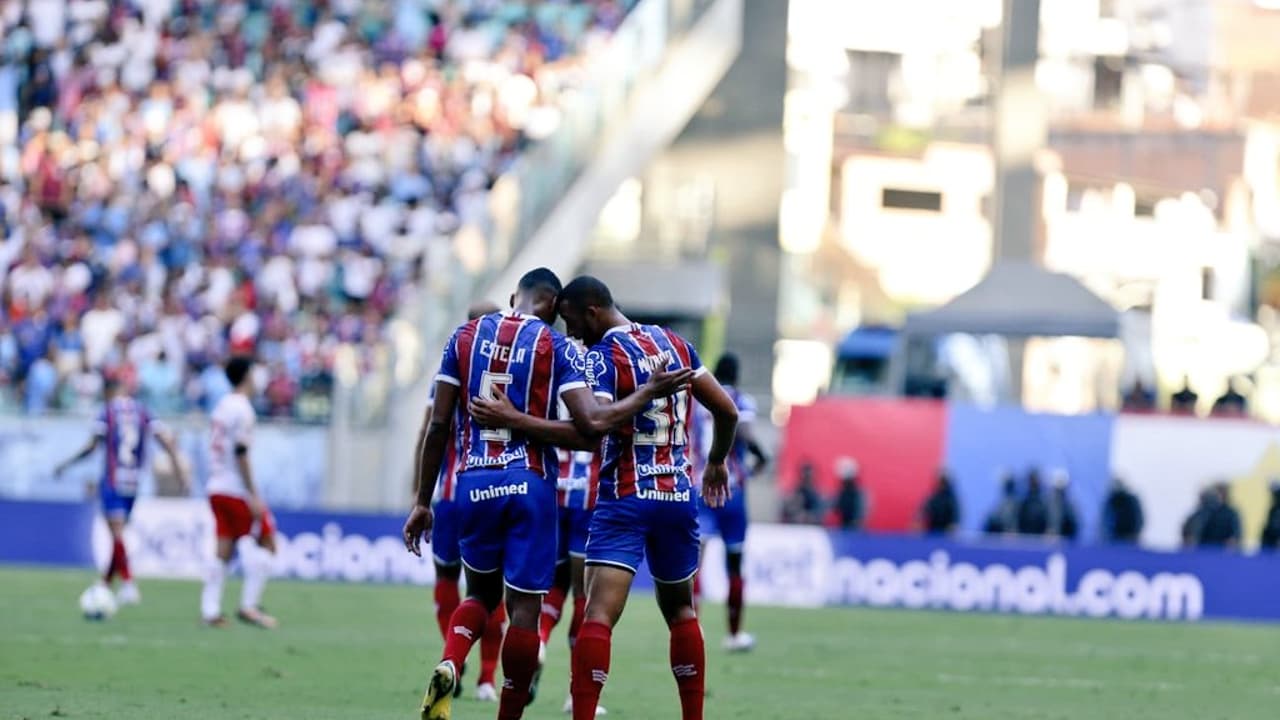 Bahia vence Red Bull Bragantino e fica fora da zona de rebaixamento do Brasileirão