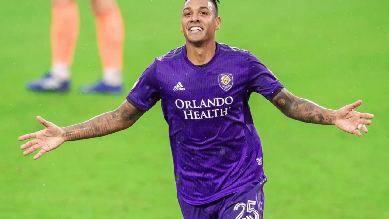 Fluminense deve contratar Antonio Carlos do Orlando City