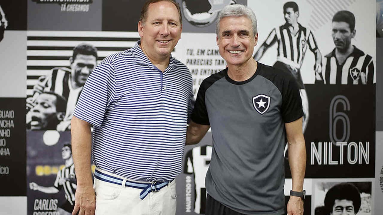 Com a saída de Luís Castro do Botafogo, John Textor reacendeu dinâmica semelhante com o Crystal Palace