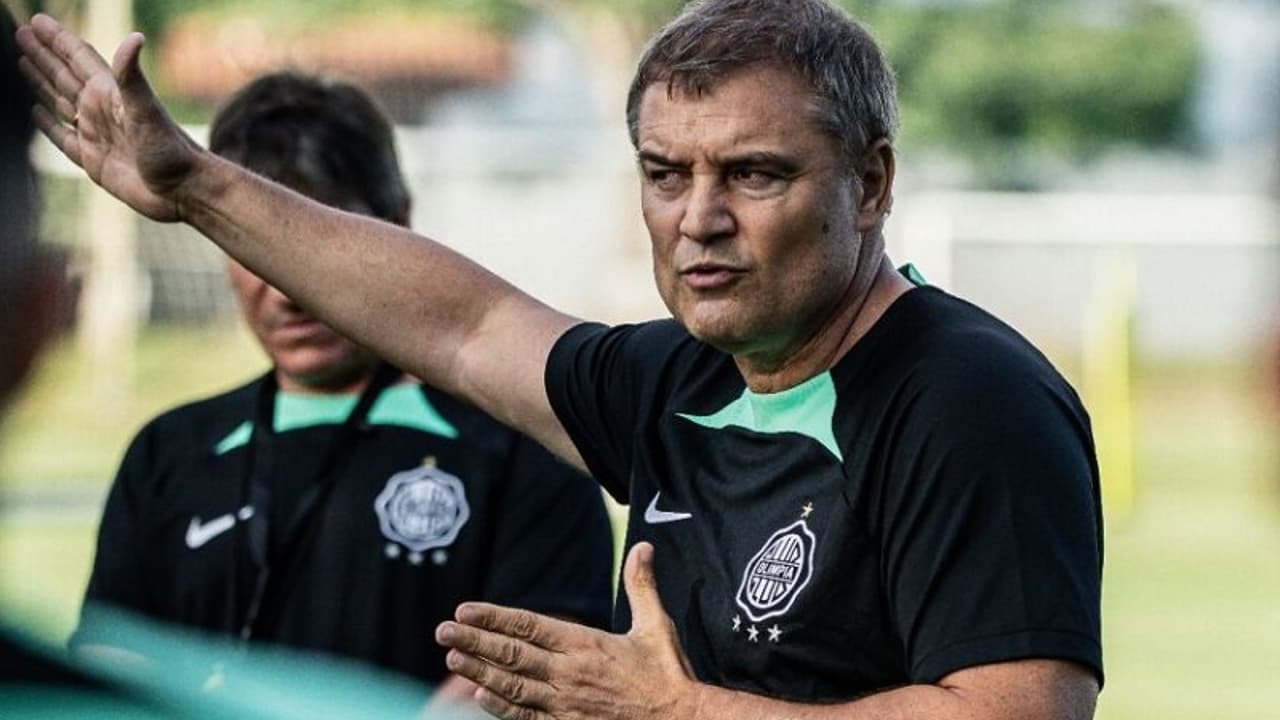 Santos rejeitado por Mano Menezes e adota ‘Plano B’ para comandar clube